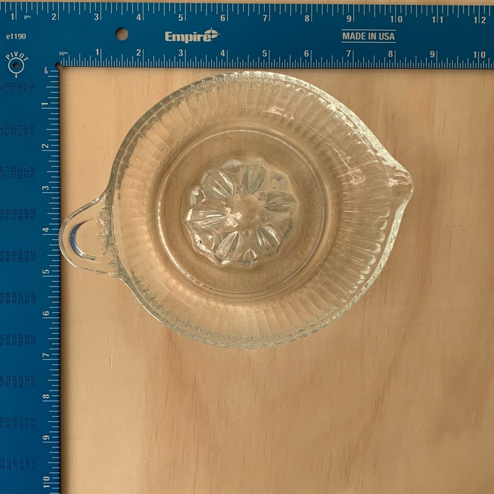 Clear Ribbed Juicer - Picture 7 of 7